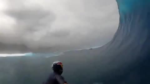 😮✨ Watch This Surfer Conquer An Epic Wave! | FeedMyCuriosity