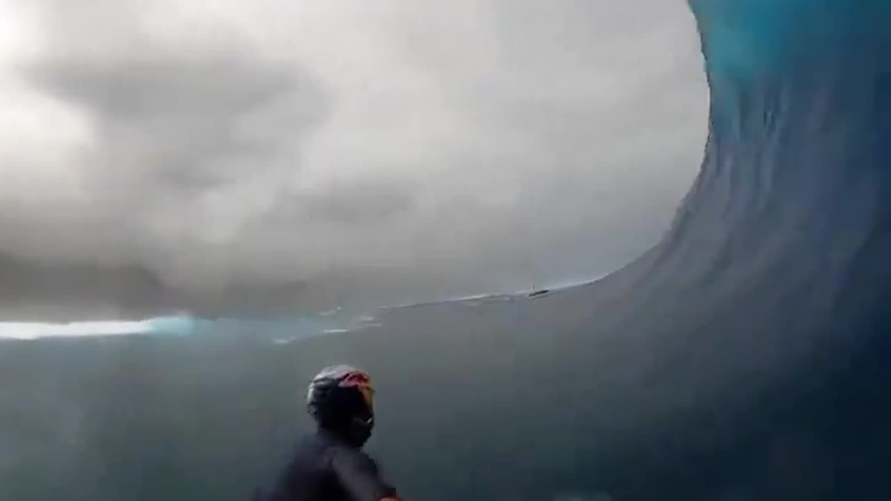 😮✨ Watch This Surfer Conquer An Epic Wave! | FeedMyCuriosity