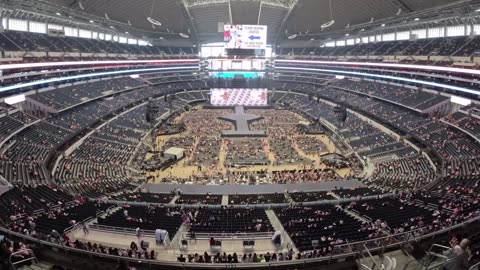 Taylor Swift - I Can Do It With A Broken Heart (Official Video)