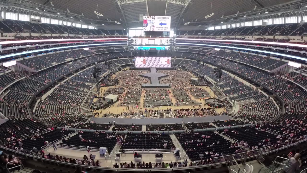 Taylor Swift - I Can Do It With A Broken Heart (Official Video)