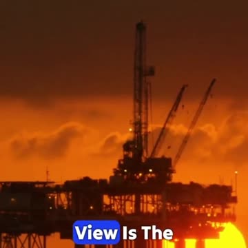 Would You Like To Work Here? Oil Drilling Platform 😮🤔