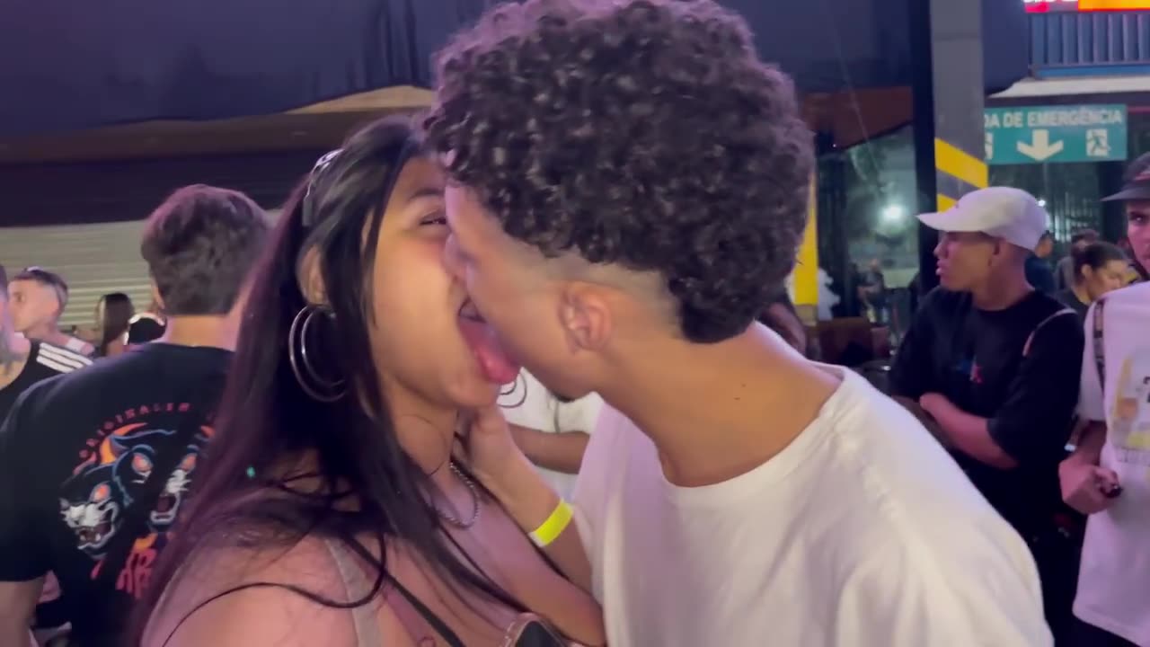 Hot girls kissing road shows