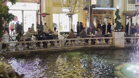 Christmas vibes at The Grove, Los Angeles 🎄✨