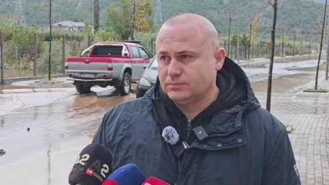 Përroi i Glinës del nga shtrati përmbyt 100 banesa me prezencë uji, kryebashkiaku: Situata e rëndë