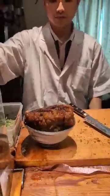 Sumo Chef Makes Japan’s Thickest Pork Katsu — Osaka’s Ultimate Tonkatsu Experience!