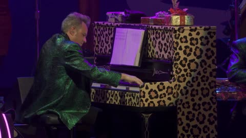 Boogie Woogie Santa Claus (Mabel Scott cover) - The Brian Setzer Orchestra (live)