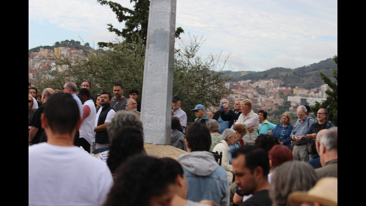 Los cristianos protegen la Cruz de Turó de la Peira ante amenaza del PSOE/PSC y Collboni de quitarla