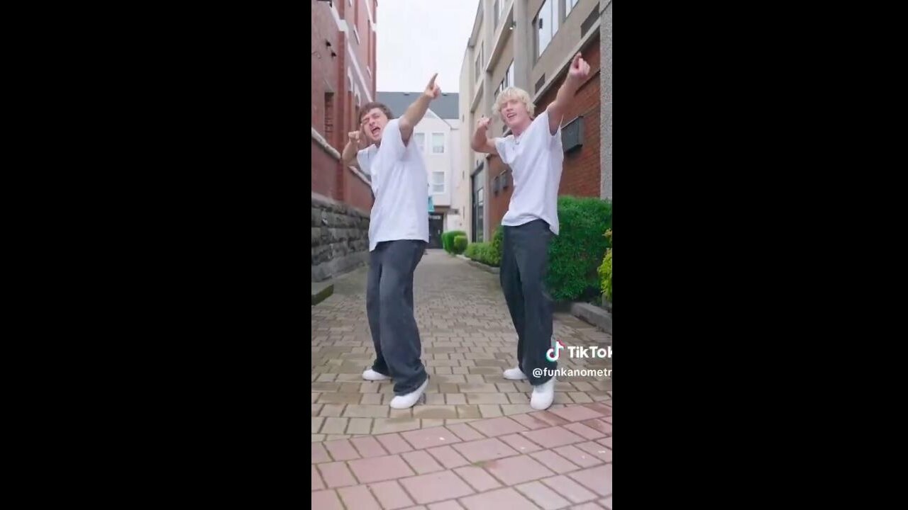 Have u Noticed the Gen Z's Resurrecting the Golden era of '70s & '80s Tunes, whether they're shredding on guitars or busting moves? They're killin it! ❤️