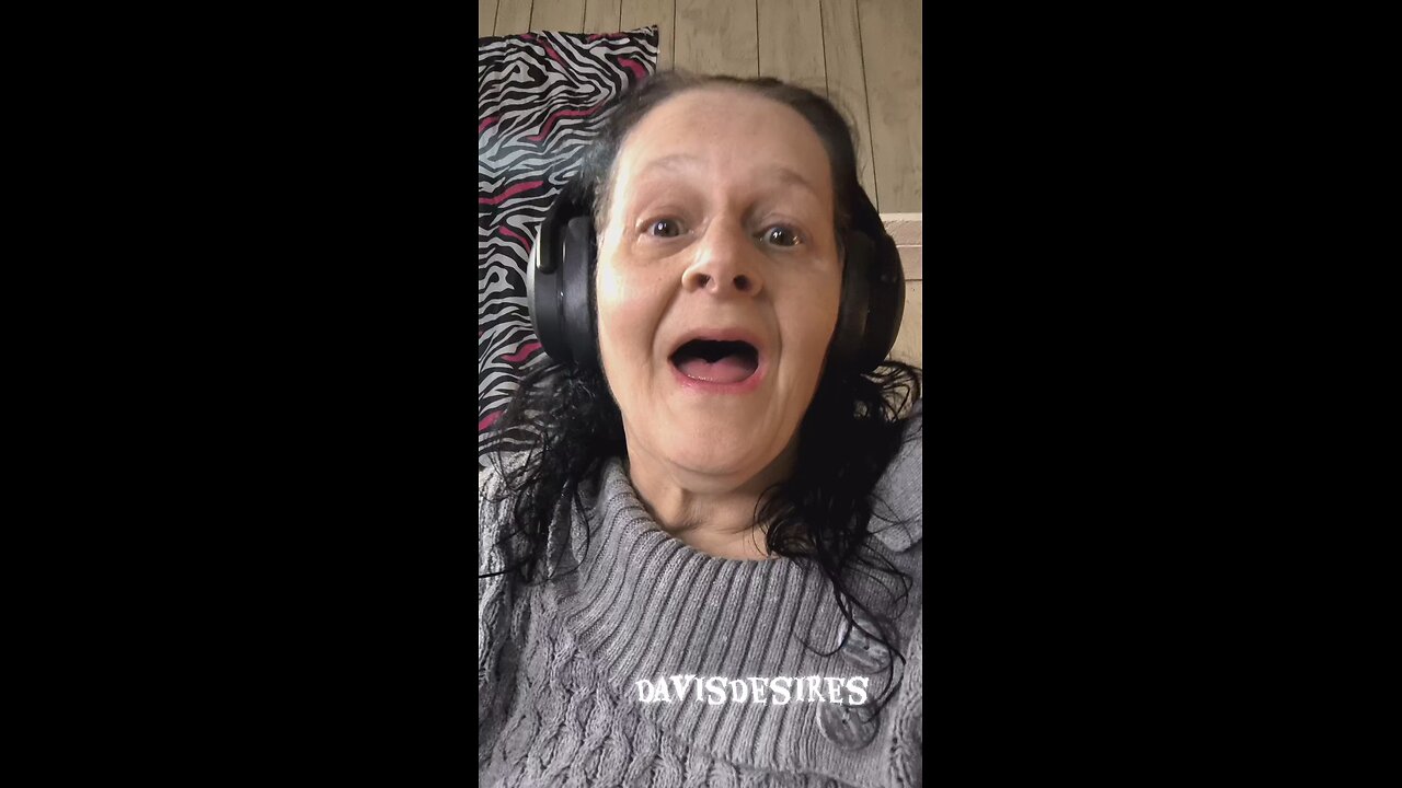 omfg it's alive in the toilet