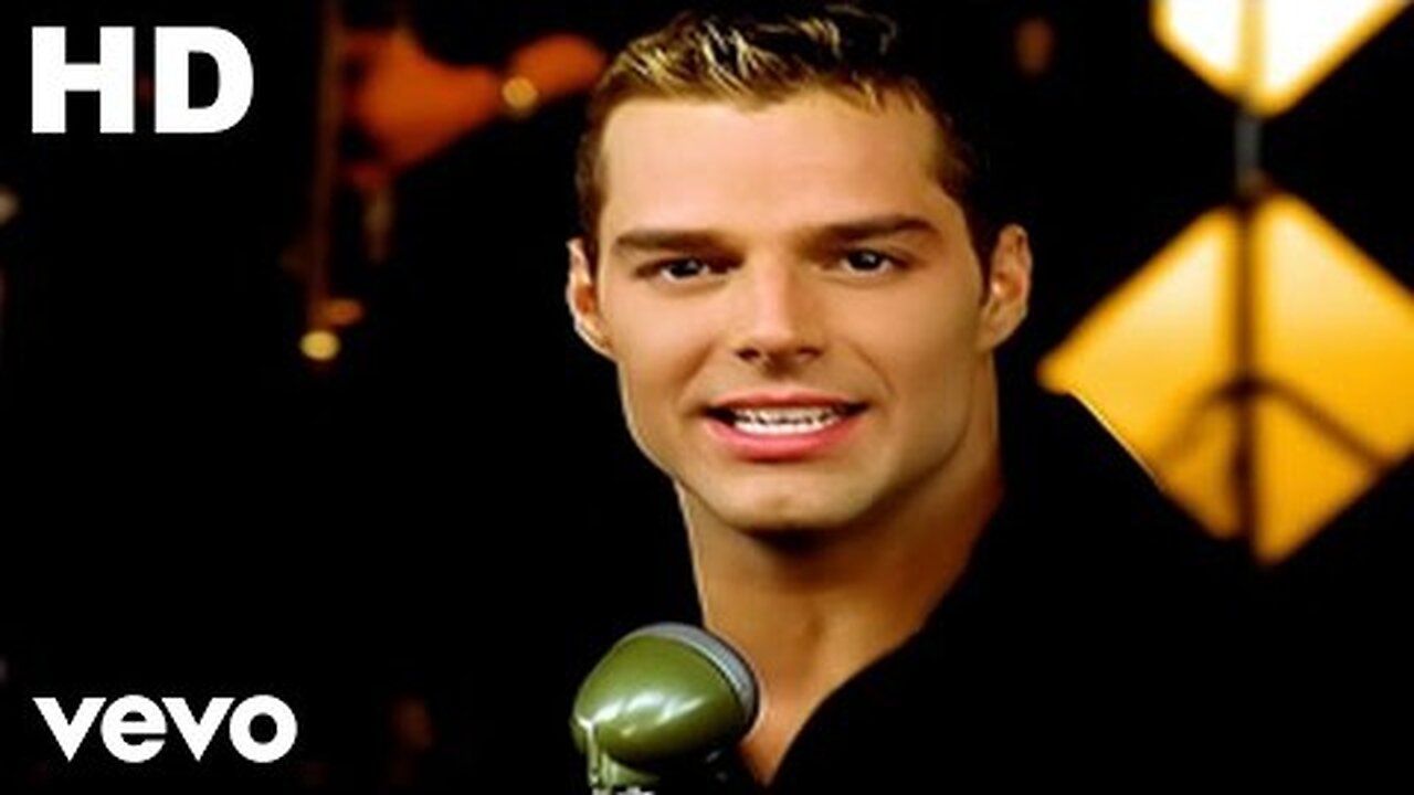 Ricky Martin - Livin' La Vida Loca (Official Video)