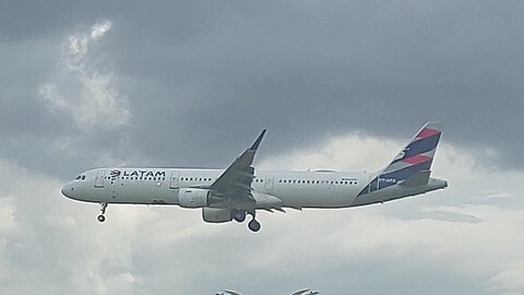 Airbus A321 PT-XPG coming from Guarulhos to Manaus