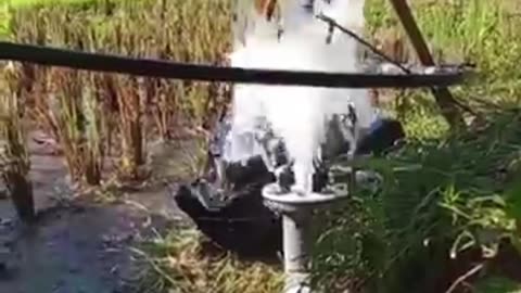 The Water Pump That Defies Logic – No Fuel, No Electricity, No Limits!