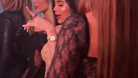 Hot sexy girls dancing in the club 💋🫦🍷 injoy club party 🎉