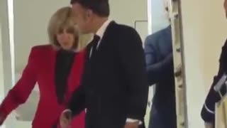 Trending: Was That a Push? Macron and Brigitte’s Viral Clip Raises Eyebrows | #e