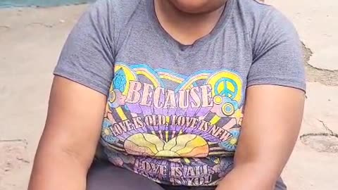 Honduras: Suyapa, leader of the Tolupan tribe in Flower Mountain, thanks Frontline Missions