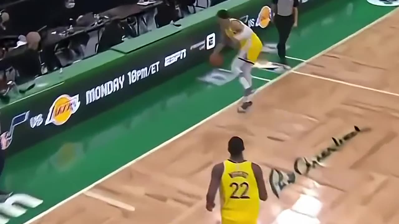 Best respect moment caught on camera🫡