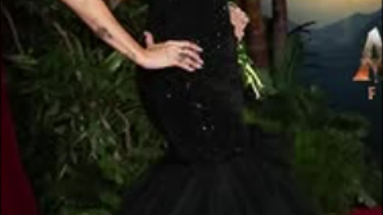 Miley Cyrus Engaged to Maxx Morando After 4 Years Together