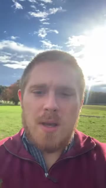 Spring rainfall predicts New England foliage in autumn