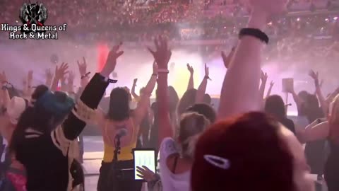 Quick Smile: Queen - We Will Rock You - Rockin'1000 Paris Amazing🔥 
