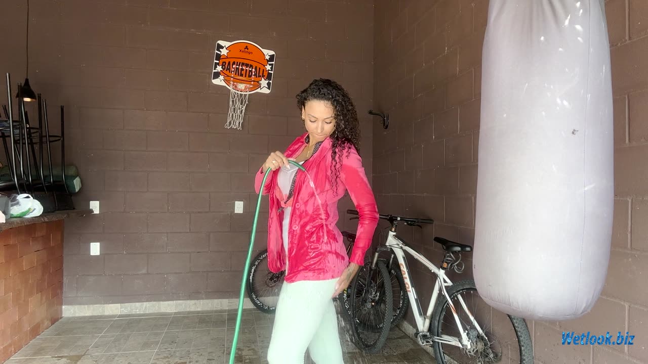 Wetlook girl in leggings