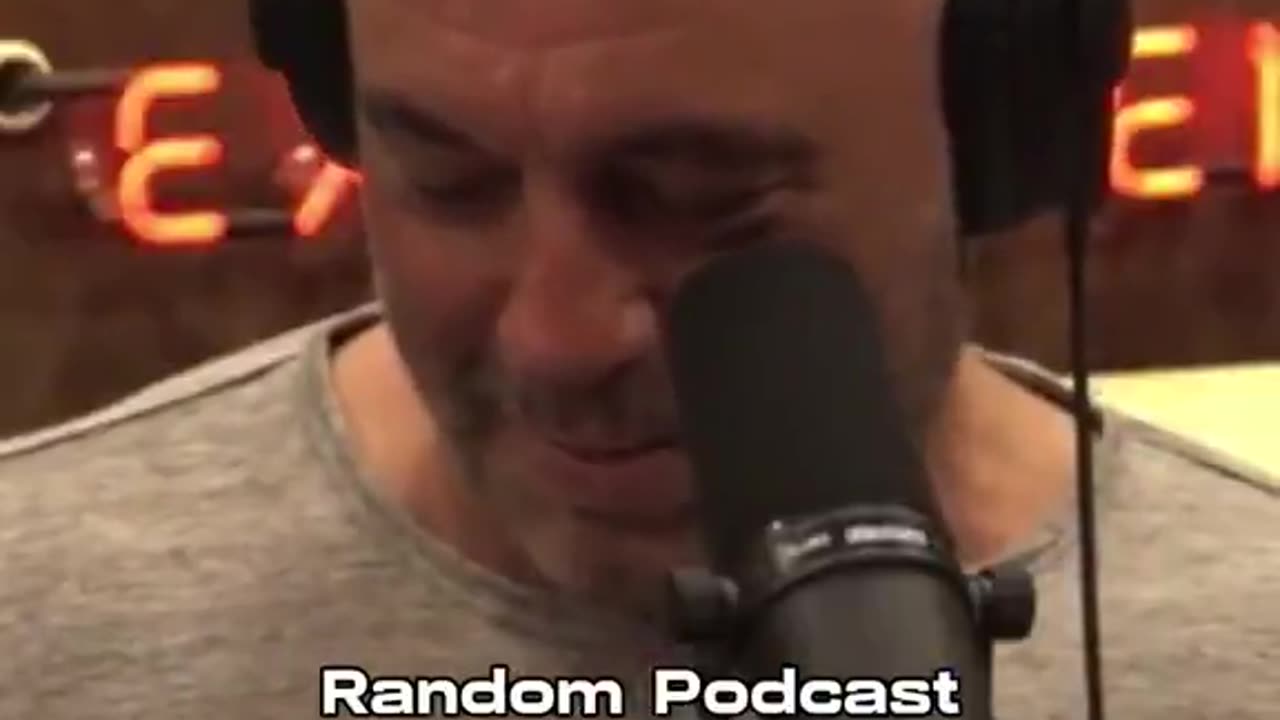 Joe Rogan and PBD on Biden telling people to get vaccinated before a hurricane.