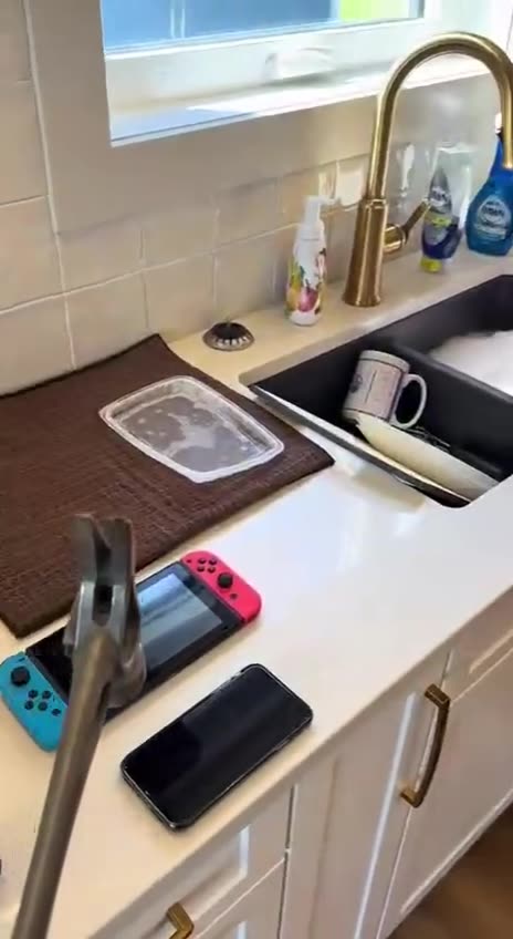 How does Mom know how to convince? 😅