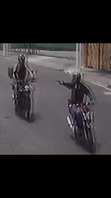 Intento de robo a un policía en moto termina con agresor abatido de un disparo