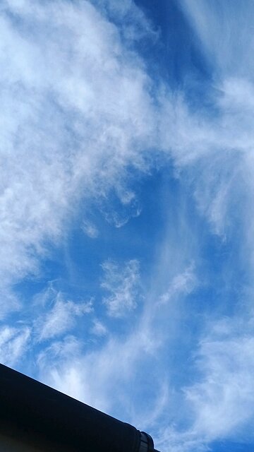 low flying drac democract plane