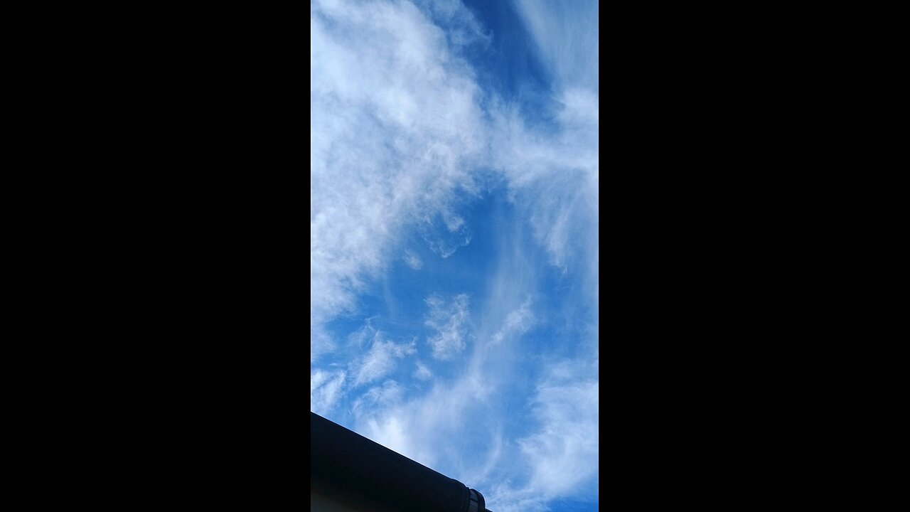 low flying drac democract plane