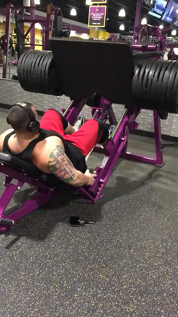 Leg Press 900lbs