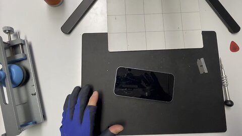 iPhone 14 screen replacement