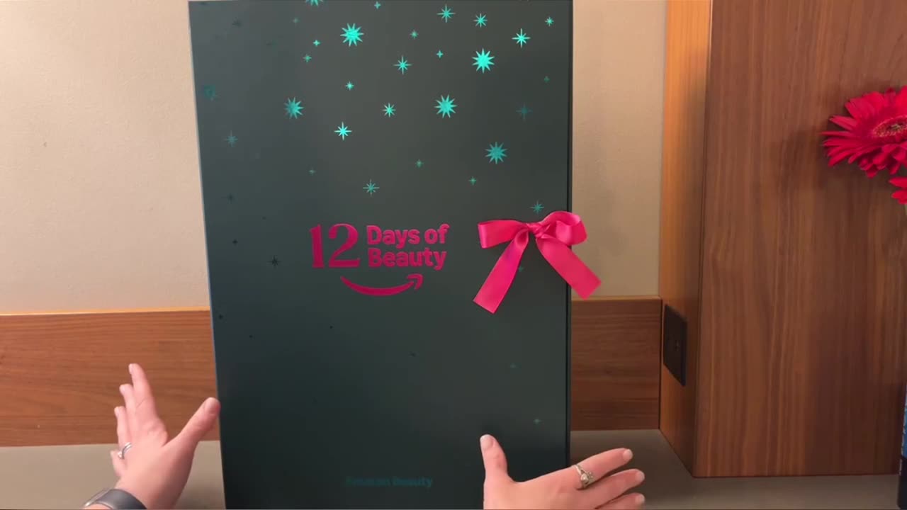 “12 Days of Glam! 💄✨ Amazon Beauty Advent Calendar 2025 | Full Review & Unboxing”