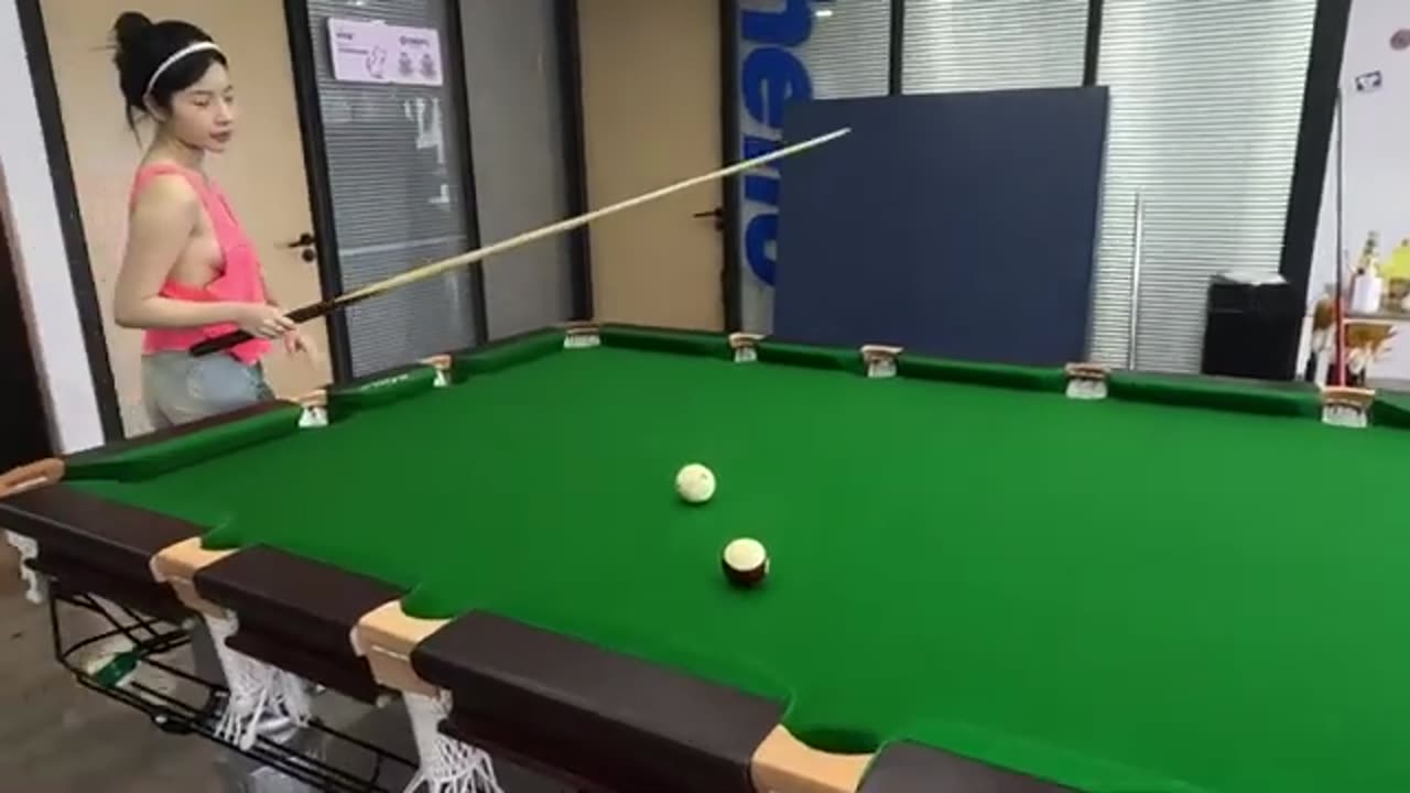 snooker girl 1