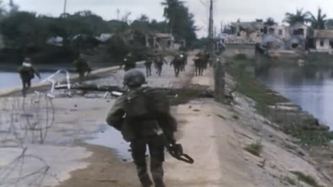 TET OFFENSIVE FOOTAGE (HUE,RVN) - TET OFFENSIVE FOOTAGE (HUE,RVN) - 428-npc-42085