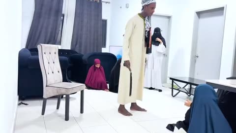 Islamic scholar teaches how to recite Quran with peace, love and tolerance.