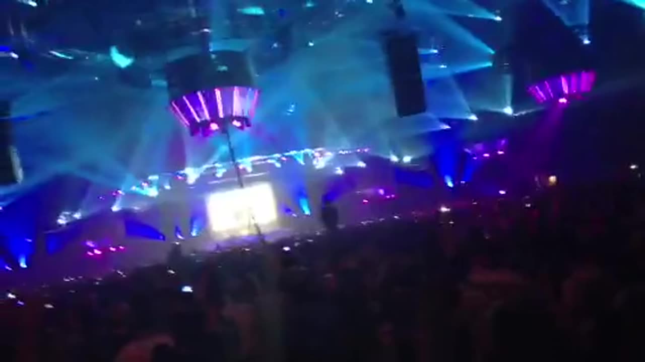 Armin van Buuren Playing At ASOT600 2013