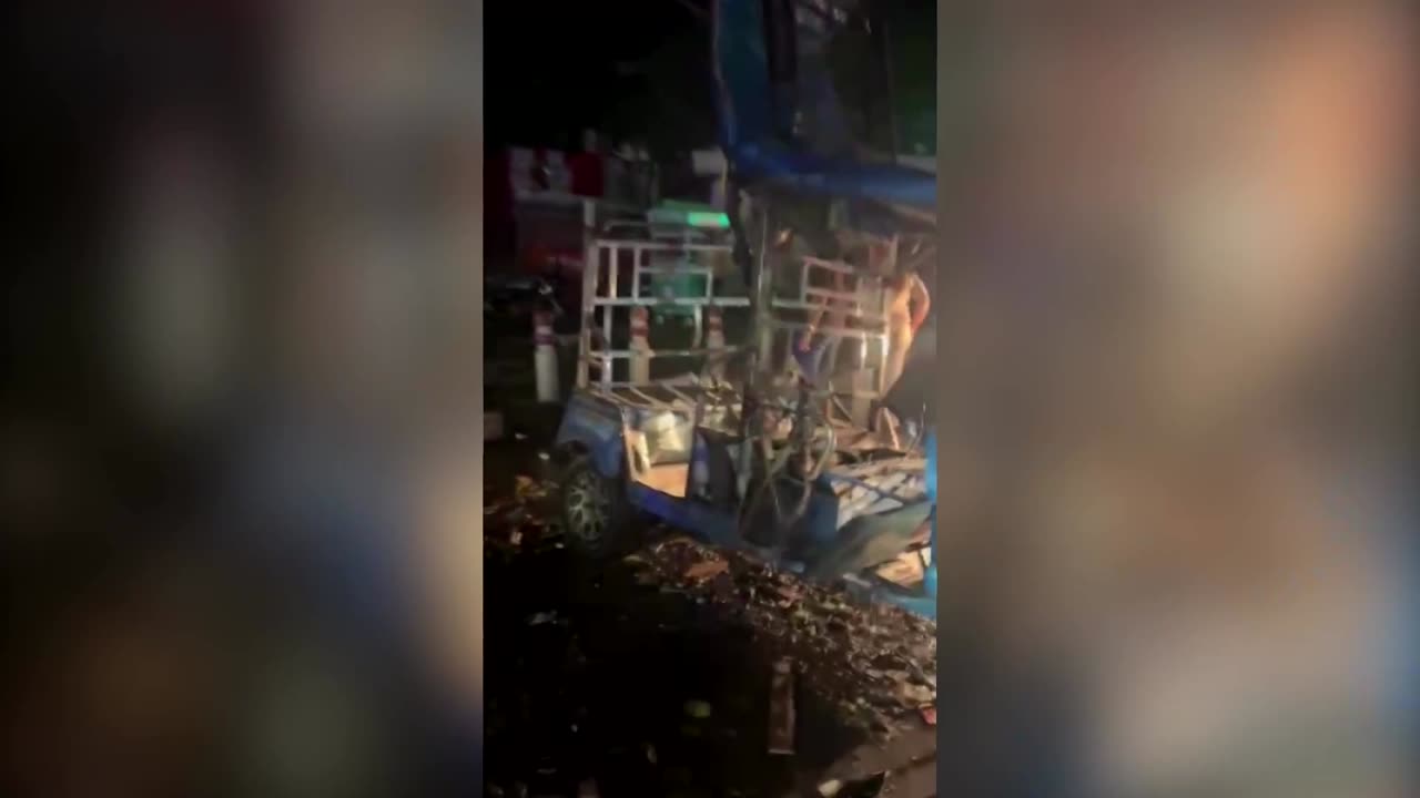 Explosion near Red Fort in India's New Delhi kills several