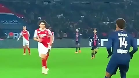 Desire Doue leaves defenders frozen 🥶🔥