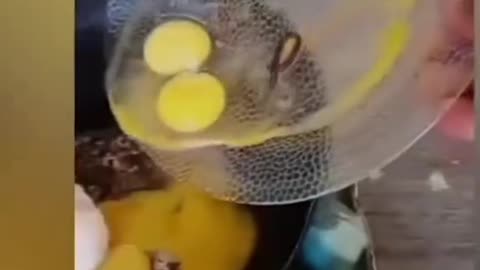 CHECK YOUR EGGS FOR WORMS 🥚🥚🥚