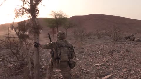 U.S. Soldiers In Action – Squad Movements