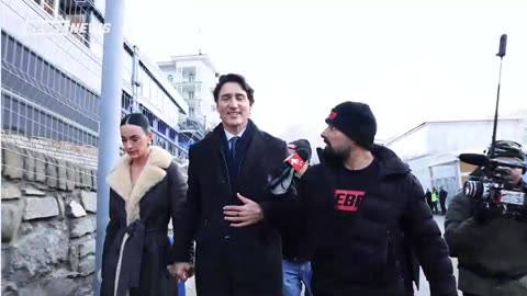 Citizen Journalists Attempt Conversation With Justin Trudeau in Davos | Rebel News