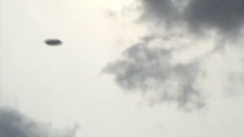 BRAKING NEWS A UFO CATCH ON CAMERA IN CANADA