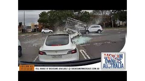 Australian Car Crash / Dash Cam Compilation 41