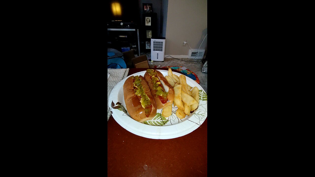 Eating Hebrew National Beef Franks, Dbn, MI, 2/20/25