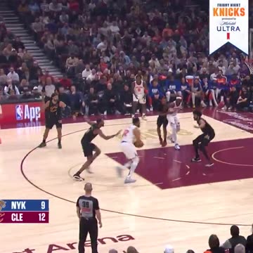 NEW YORK KNICKS - .@KarlTowns with ease