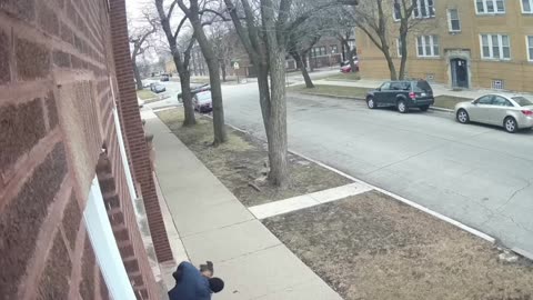 Off-Duty Chicago Cop Fatally Shoots Assailant