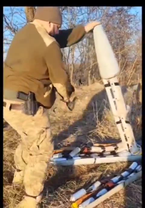 Deadly improvisation: unexploded bombs as "fuel of war"