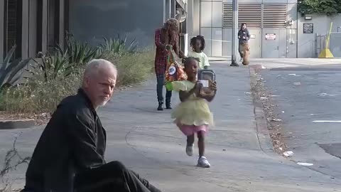 Incredible: Heartwarming Act: Children"s Kindness Moves Homeless Man