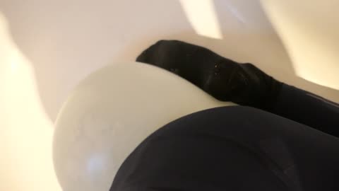 Sedím tlačím hopkám a nevykoupe mě