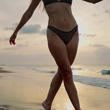 Classic Black-and-White Hollywood | Glamorous Vintage Cinematic Scene